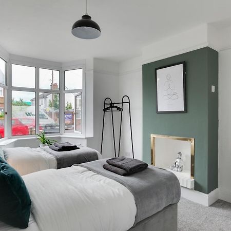 Spacious Three Bedroom House - Free Parking & Wifi Chelmsford Eksteriør bilde