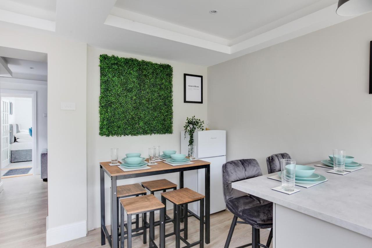 Spacious Three Bedroom House - Free Parking & Wifi Chelmsford Eksteriør bilde