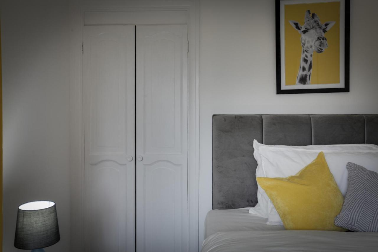 Spacious Three Bedroom House - Free Parking & Wifi Chelmsford Eksteriør bilde