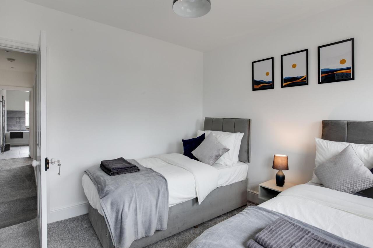 Spacious Three Bedroom House - Free Parking & Wifi Chelmsford Eksteriør bilde